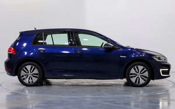 Volkswagen E-Golf (2019) — foto 56 van 75