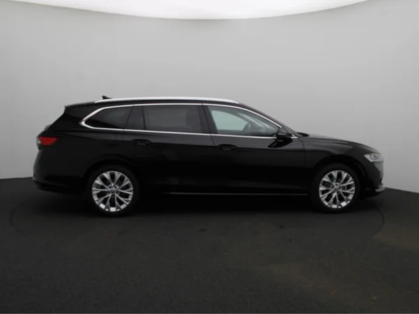 SKODA Superb Combi (2026) — foto 18 van 21