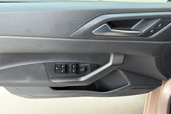 Volkswagen Polo (2019) — foto 6 van 21