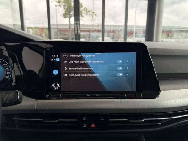 Volkswagen Golf (2024) — foto 8 van 23
