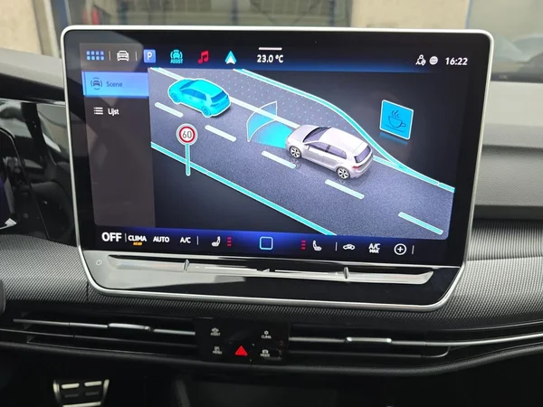 VOLKSWAGEN Golf VIII (2025) — foto 11 van 13