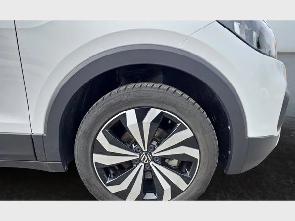 Volkswagen T-Cross (2023) — foto 27 van 28