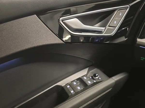 AUDI Q4 e-tron (2025) — foto 15 van 24