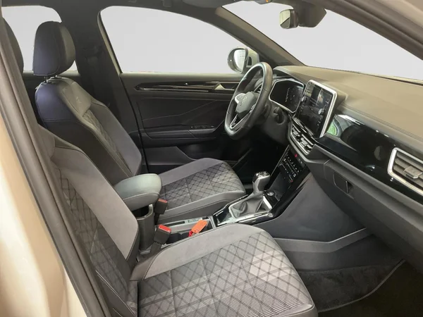 VOLKSWAGEN T-Roc (2024) — foto 8 van 22