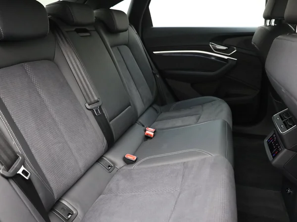AUDI Q8 e-tron Sportback (2025) — foto 6 van 24