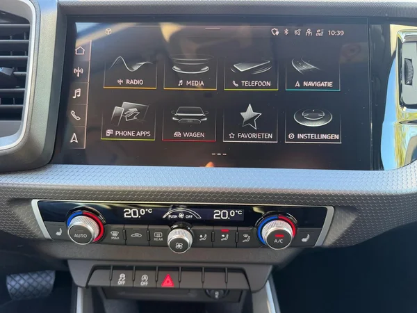 AUDI A1 Allstreet (2025) — foto 14 van 17