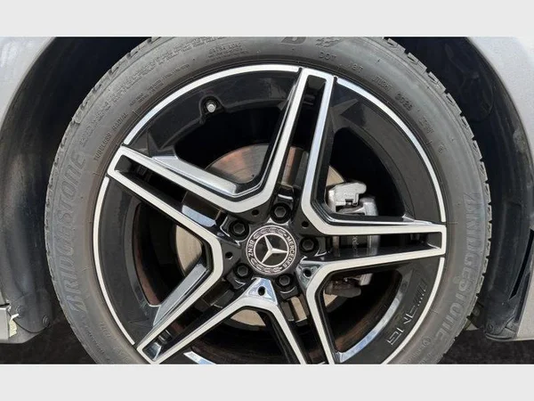 Mercedes-Benz A 180 (2023) — foto 16 van 31