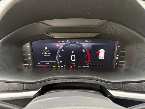 SKODA Karoq (2024) — foto 7 van 23