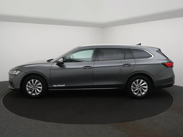 SKODA Superb Combi (2026) — foto 22 van 23