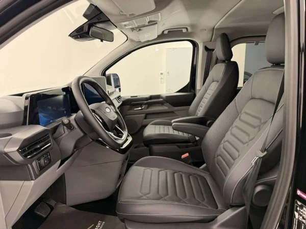 Ford Tourneo Custom — foto 5 van 24