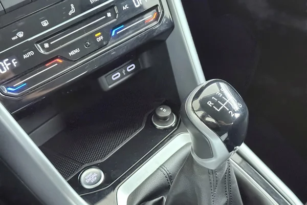 Volkswagen T-Roc (2022) — foto 4 van 30