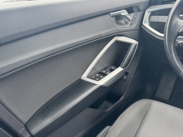 AUDI Q3 (2021) — foto 17 van 18