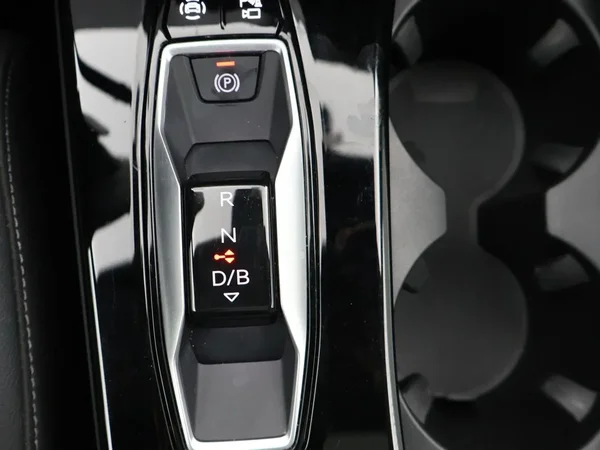 Audi Q6 e-tron (2025) — foto 18 van 29