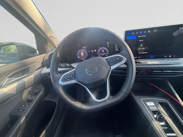VOLKSWAGEN Golf VII SW (2024) — foto 11 van 24