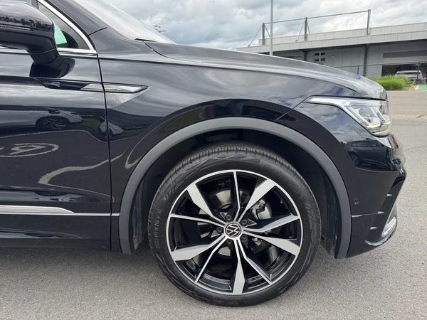 VOLKSWAGEN Tiguan (2021) — foto 24 van 24