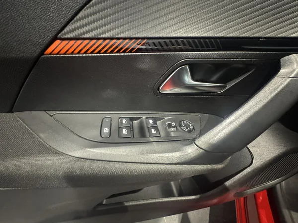 Peugeot 2008 (2021) — foto 11 van 27