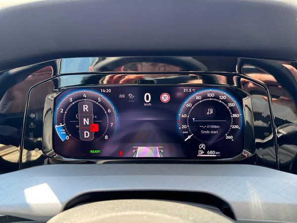 VOLKSWAGEN Golf VIII (2025) — foto 6 van 24