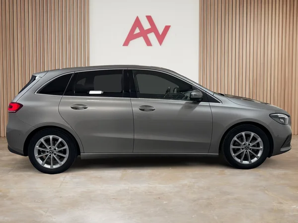 Mercedes-Benz B-180 (2019) — foto 25 van 30