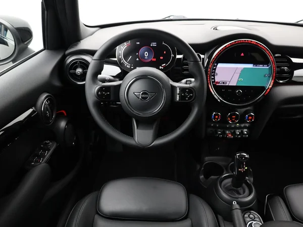 MINI Mini 5 Doors (F55 LCI II) (2022) — foto 4 van 21