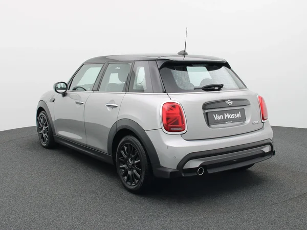 MINI Cooper (2024) — foto 12 van 23