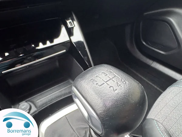 Peugeot 2008 (2023) — foto 29 van 45