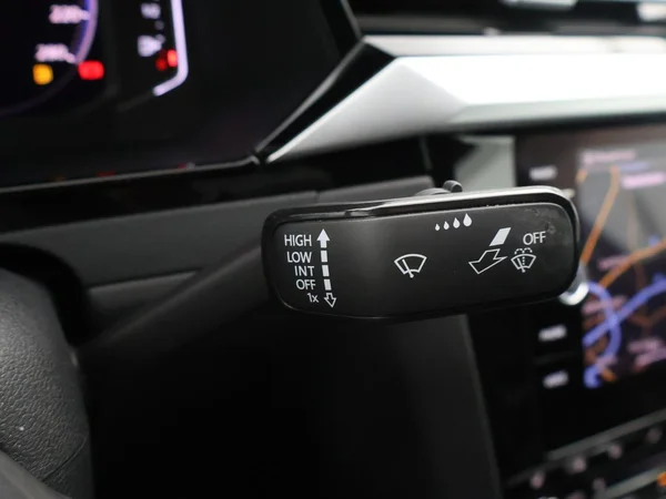 VOLKSWAGEN Arteon (2022) — foto 18 van 30