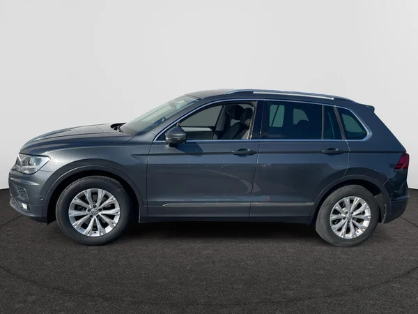 VOLKSWAGEN Tiguan (2019) — foto 14 van 21