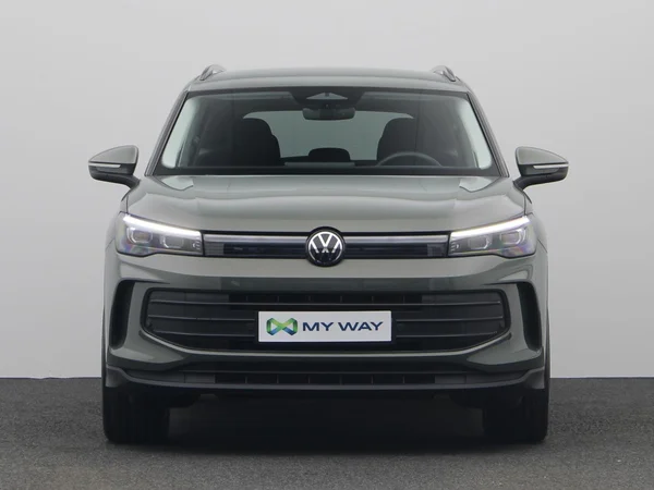 VOLKSWAGEN Tiguan (2024) — foto 18 van 22