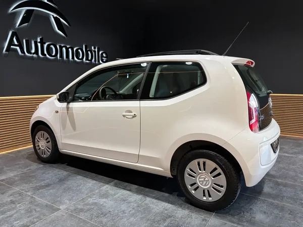 Volkswagen Up! (2012) — foto 8 van 18