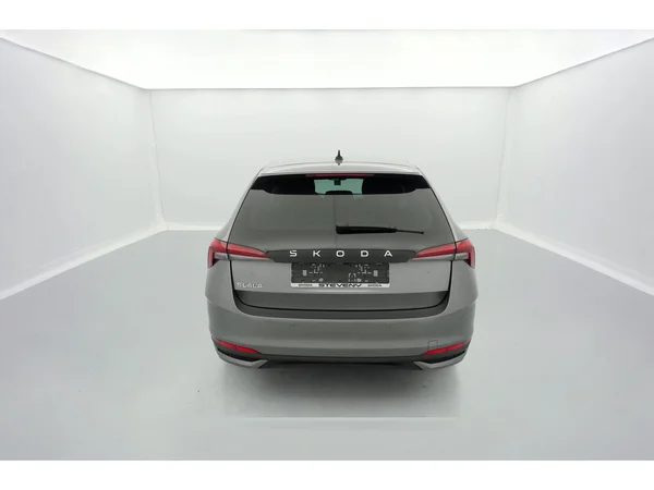 SKODA Scala (2025) — foto 2 van 36