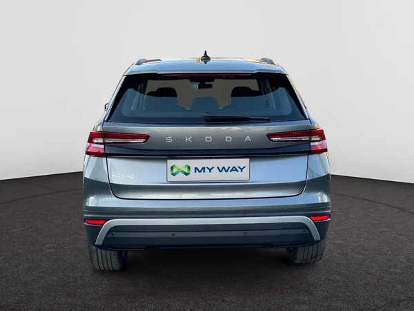 SKODA Kodiaq (2024) — foto 3 van 9