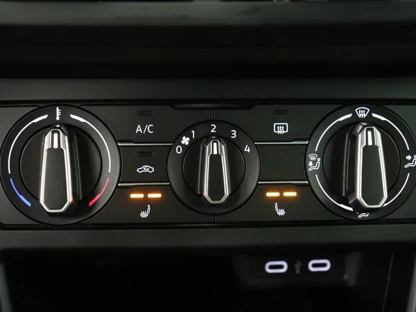 VOLKSWAGEN Polo (2023) — foto 16 van 27
