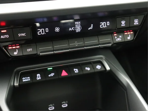 AUDI A3 Allstreet PHEV (2025) — foto 3 van 17
