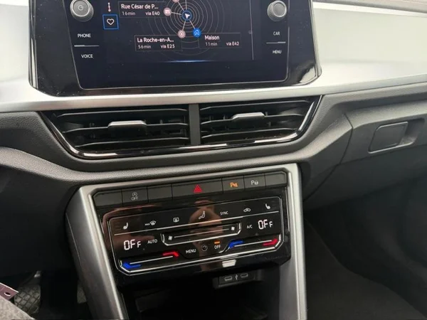 VOLKSWAGEN T-Roc (2023) — foto 16 van 25