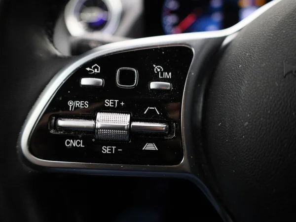 Mercedes-Benz GLA (2022) — foto 11 van 48