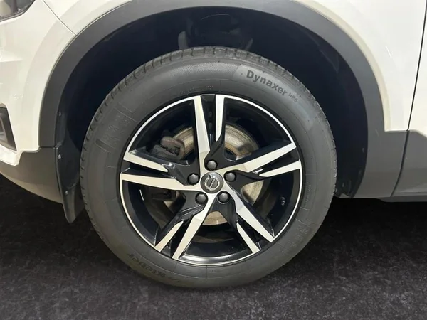 VOLVO XC40 (2018) — foto 26 van 32
