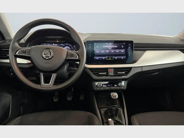 Skoda Kamiq (2021) — foto 2 van 21