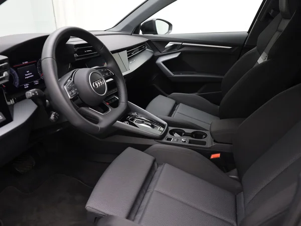 AUDI A3 Allstreet (2024) — foto 2 van 18