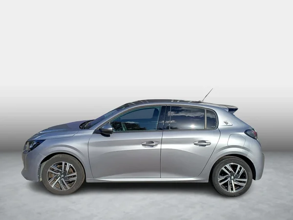 Peugeot 208 (2021) — foto 12 van 16