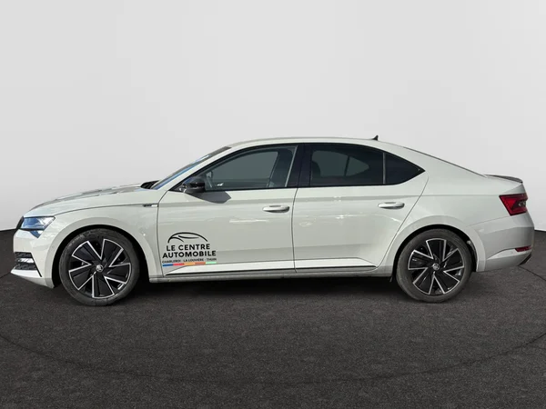 SKODA Superb (2024) — foto 12 van 21