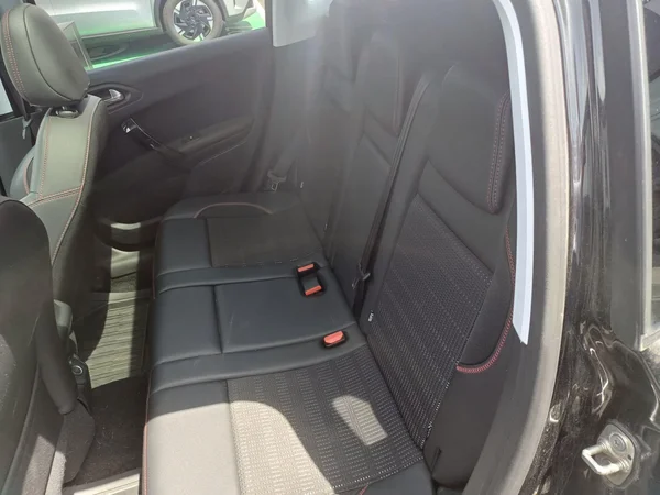 Peugeot 2008 (2019) — foto 6 van 18