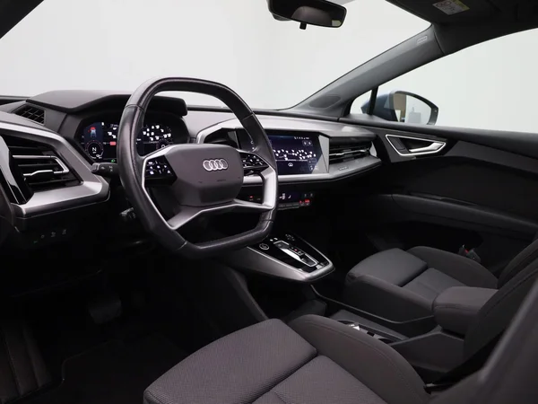 Audi Q4 e-tron (2021) — foto 35 van 48