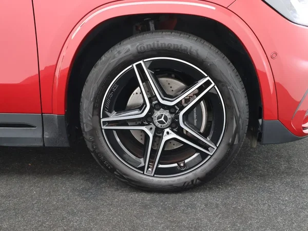 Mercedes-Benz GLA (2025) — foto 29 van 30