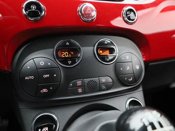 Fiat 500C (2023) — foto 18 van 37
