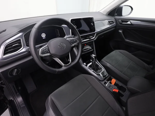VOLKSWAGEN T-Roc (2024) — foto 15 van 20
