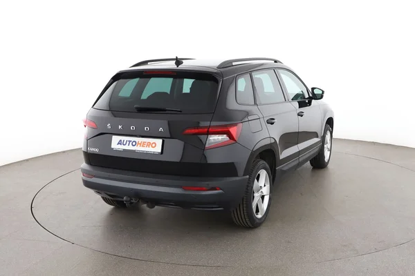 Skoda Karoq (2021) — foto 12 van 16