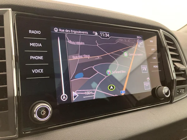 SKODA Karoq Dsl (2021) — foto 19 van 36