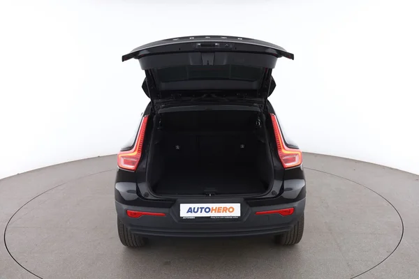 Volvo XC40 (2021) — foto 7 van 16