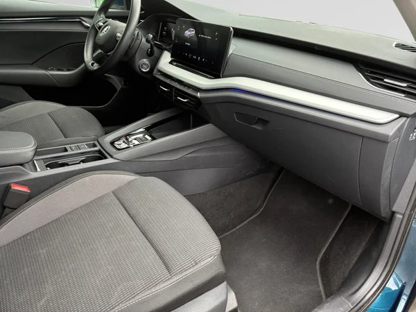 SKODA Octavia Combi (2024) — foto 20 van 24