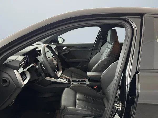AUDI A3 Sportback (2024) — foto 2 van 34